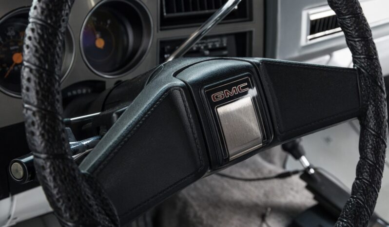 								1985 GMC Suburban full									