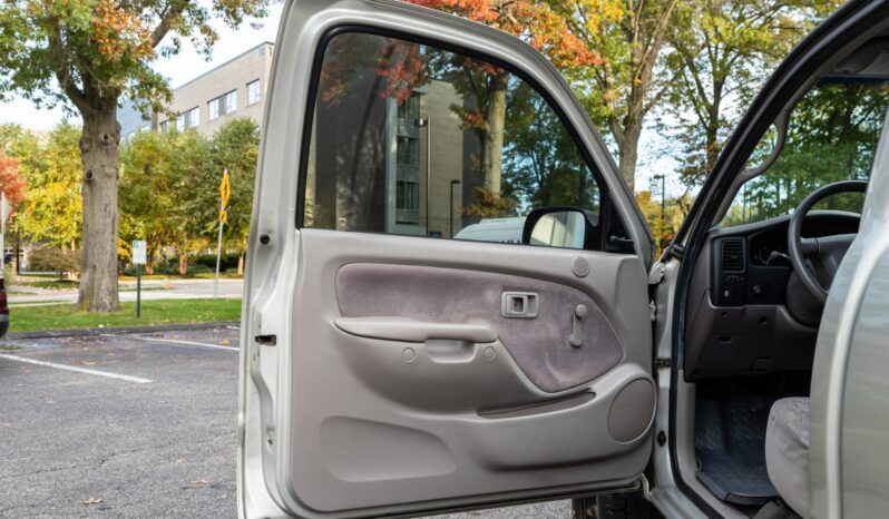 								2004 Toyota Tacoma 4×4 5-Speed full									