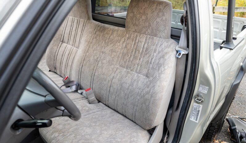 								2004 Toyota Tacoma 4×4 5-Speed full									