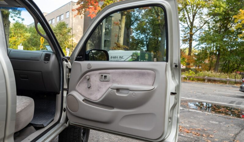 								2004 Toyota Tacoma 4×4 5-Speed full									