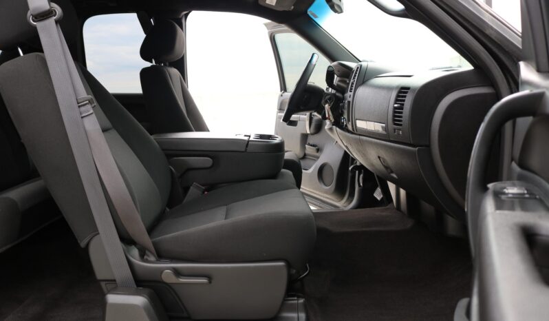 								2013 Chevrolet Silverado 2500HD LT Extended Cab Duramax 4×4 full									