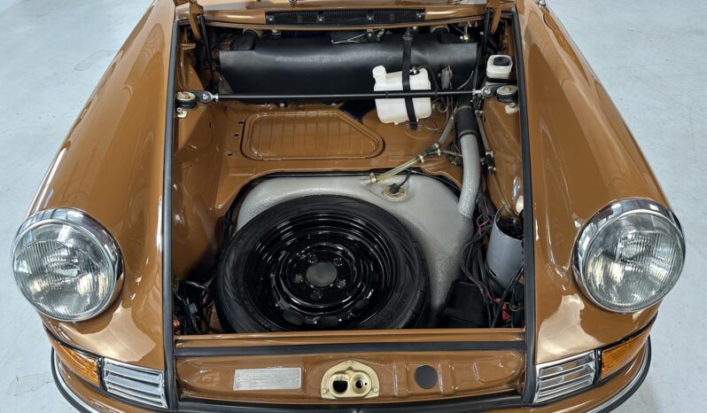 								1972 Porsche 911T Coupe 5-Speed full									