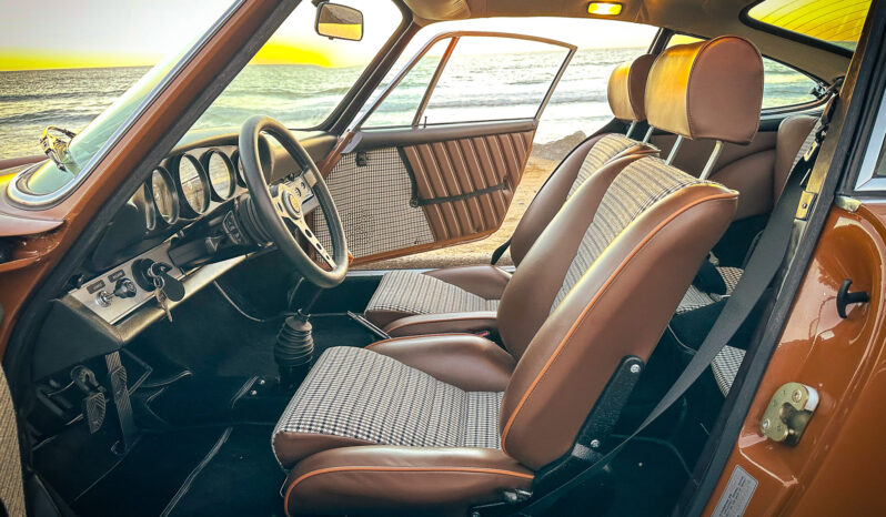 								1972 Porsche 911T Coupe 5-Speed full									