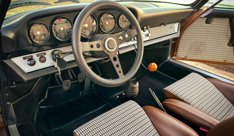								1972 Porsche 911T Coupe 5-Speed full									