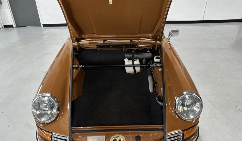 								1972 Porsche 911T Coupe 5-Speed full									