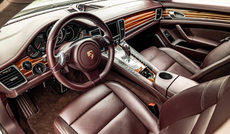 								2012 Porsche Panamera Turbo full									