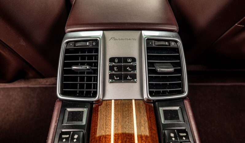 								2012 Porsche Panamera Turbo full									