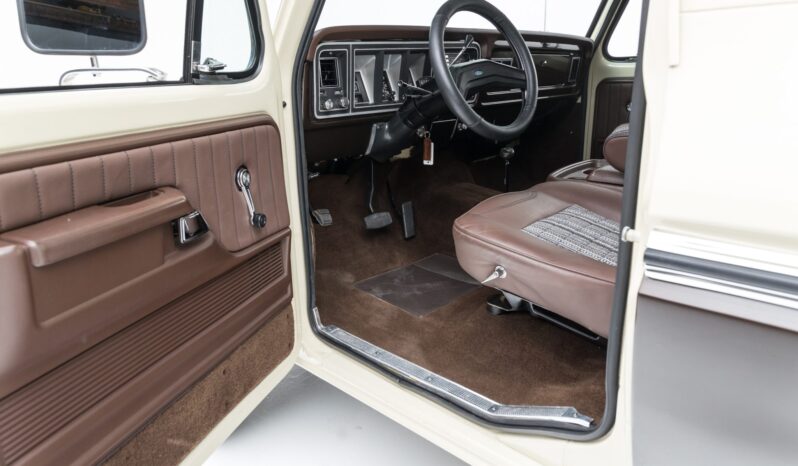 								1978 Ford Bronco Custom 400 full									