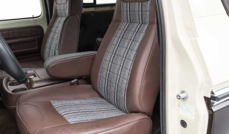 								1978 Ford Bronco Custom 400 full									