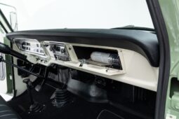 										1971 Ford F-250 Sport Custom Highboy 4×4 4-Speed full									