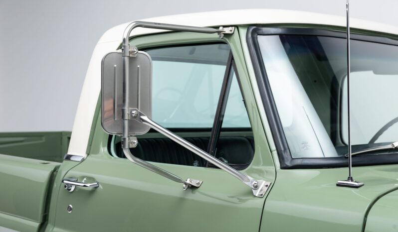 								1971 Ford F-250 Sport Custom Highboy 4×4 4-Speed full									