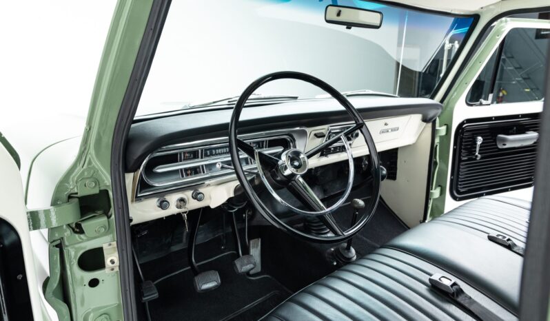 								1971 Ford F-250 Sport Custom Highboy 4×4 4-Speed full									