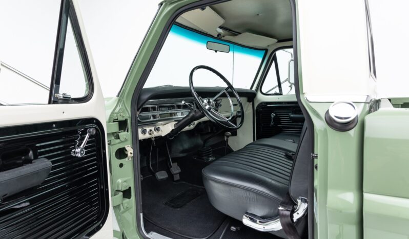 								1971 Ford F-250 Sport Custom Highboy 4×4 4-Speed full									