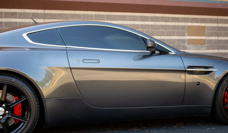 								2006 Aston Martin V8 Vantage Coupe 6-Speed full									