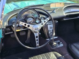 										1960 Chevrolet Corvette 5-Speed full									