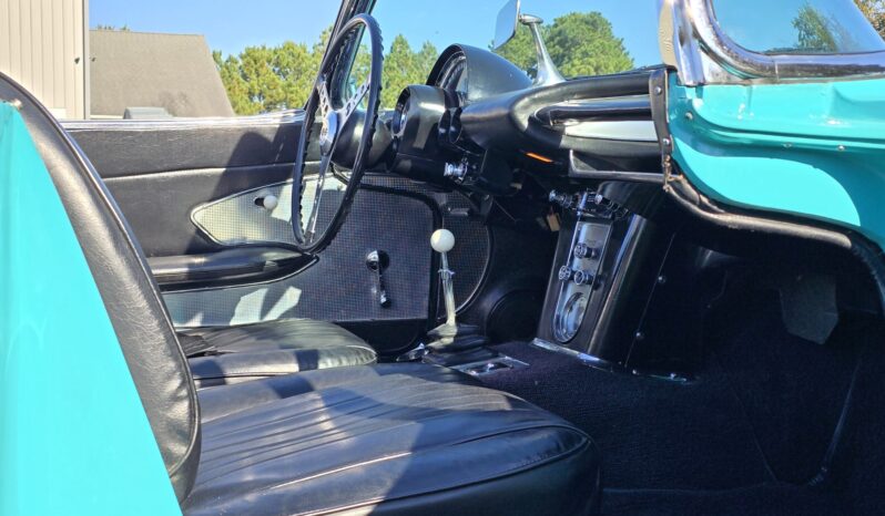 								1960 Chevrolet Corvette 5-Speed full									