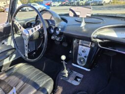 										1960 Chevrolet Corvette 5-Speed full									