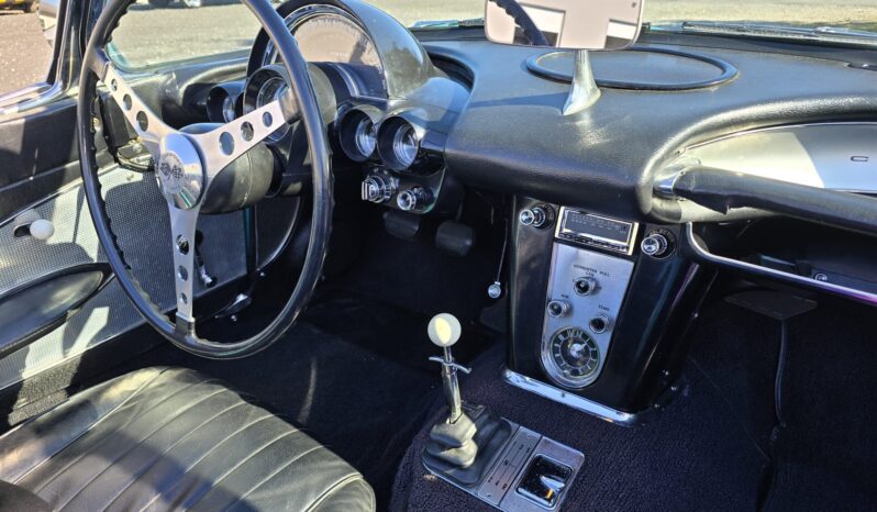 								1960 Chevrolet Corvette 5-Speed full									