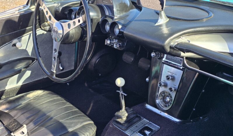 								1960 Chevrolet Corvette 5-Speed full									