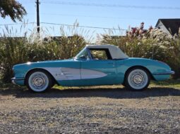 										1960 Chevrolet Corvette 5-Speed full									