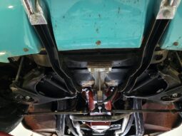 										1960 Chevrolet Corvette 5-Speed full									