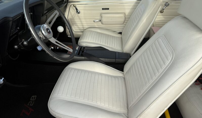 								1969 Chevrolet Camaro Z28 4-Speed full									