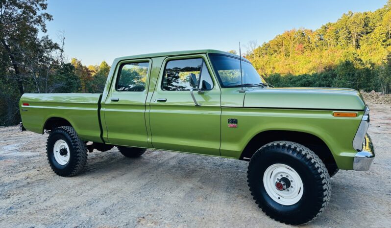 								1974 Ford F-250 Custom Crew Cab Highboy 4×4 full									