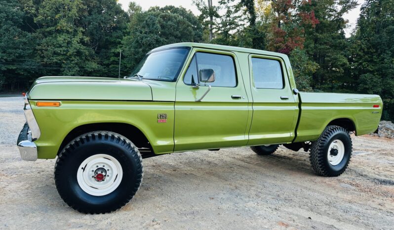 								1974 Ford F-250 Custom Crew Cab Highboy 4×4 full									