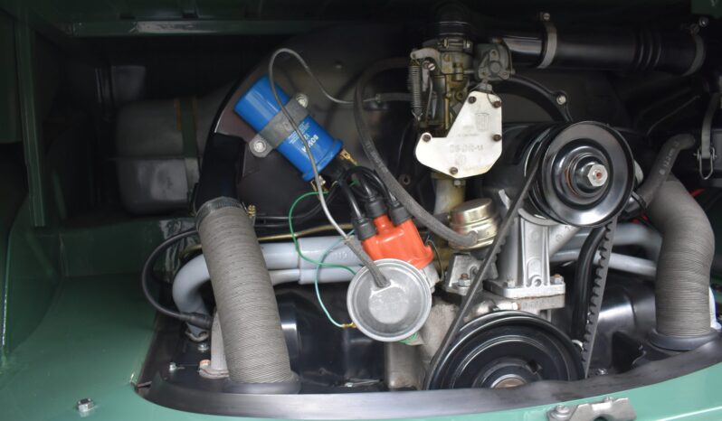 								1967 Volkswagen Type 2 Deluxe 21-Window full									