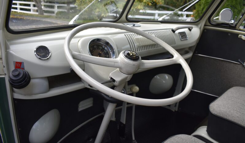 								1967 Volkswagen Type 2 Deluxe 21-Window full									