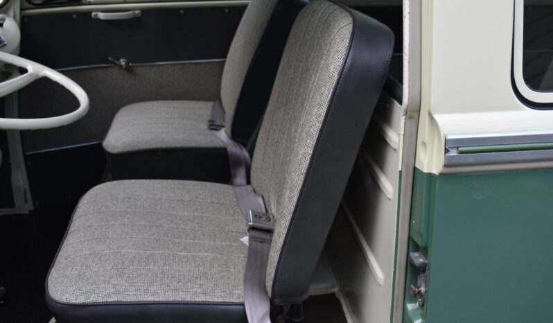 								1967 Volkswagen Type 2 Deluxe 21-Window full									