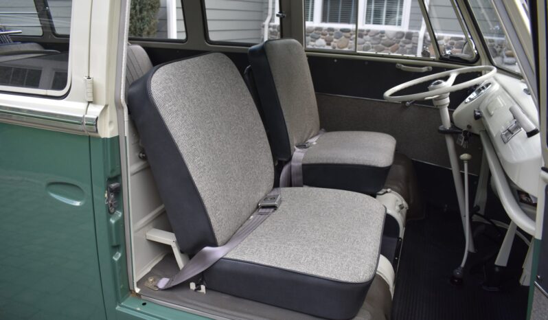 								1967 Volkswagen Type 2 Deluxe 21-Window full									