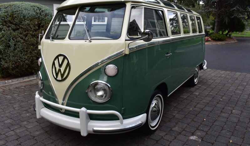 								1967 Volkswagen Type 2 Deluxe 21-Window full									