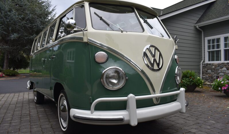 								1967 Volkswagen Type 2 Deluxe 21-Window full									