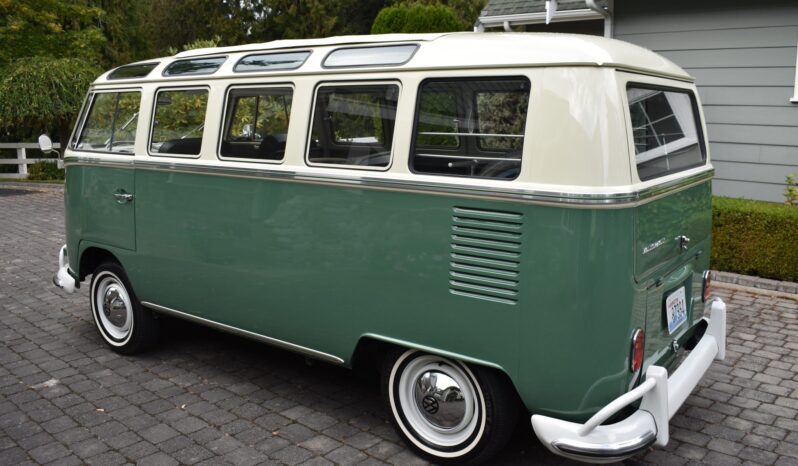 								1967 Volkswagen Type 2 Deluxe 21-Window full									