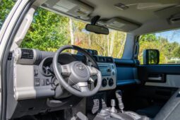 										2012 Toyota FJ Cruiser full									