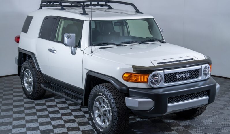 								2012 Toyota FJ Cruiser full									