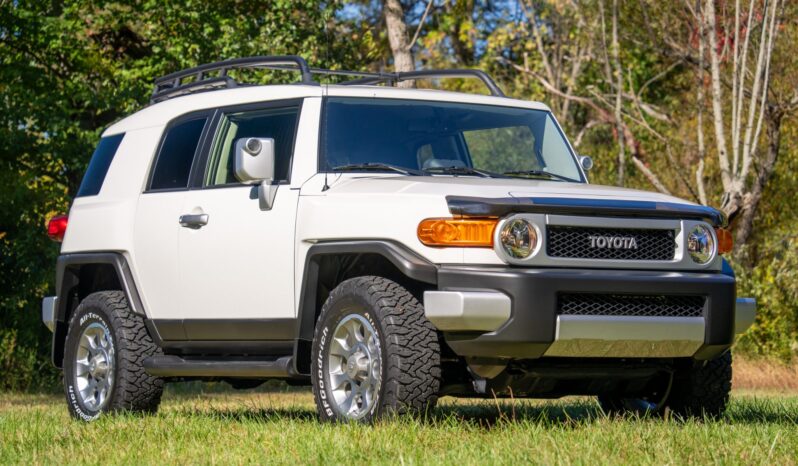 								2012 Toyota FJ Cruiser full									