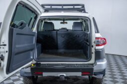 										2012 Toyota FJ Cruiser full									