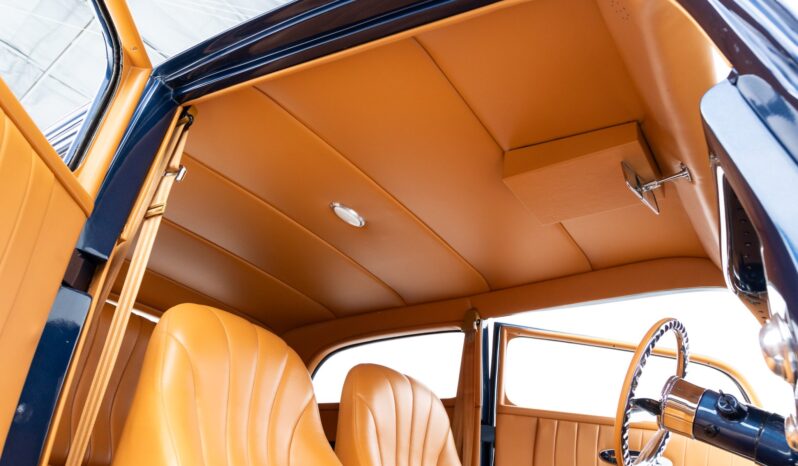 								1933 Ford Tudor Sedan Street Rod full									