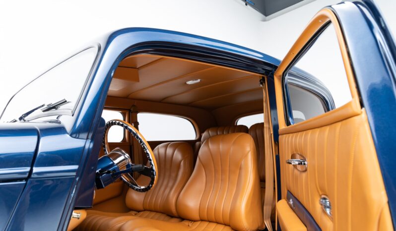 								1933 Ford Tudor Sedan Street Rod full									