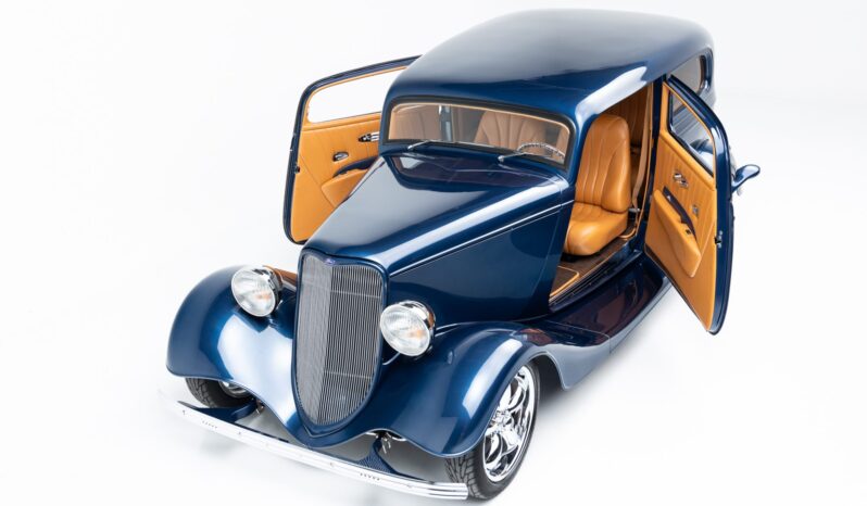 								1933 Ford Tudor Sedan Street Rod full									