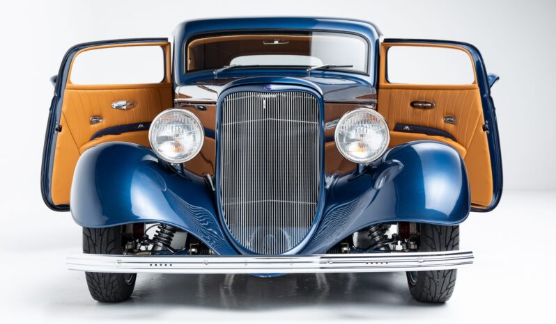 								1933 Ford Tudor Sedan Street Rod full									