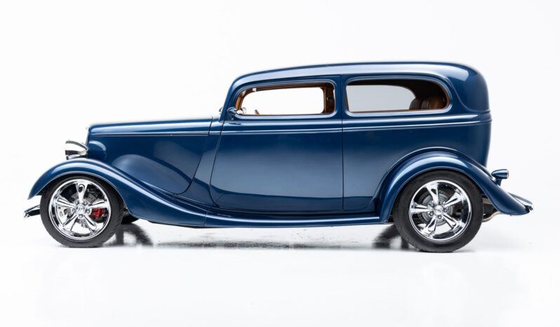 								1933 Ford Tudor Sedan Street Rod full									