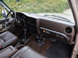 										1990 Toyota Land Cruiser FJ62 full									