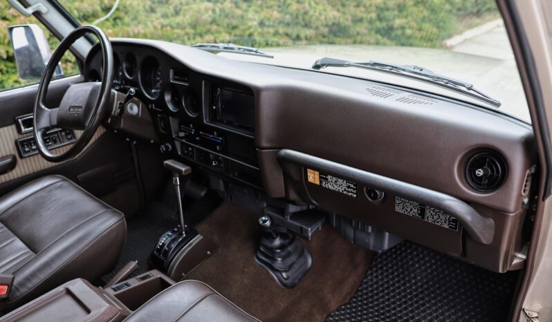 								1990 Toyota Land Cruiser FJ62 full									