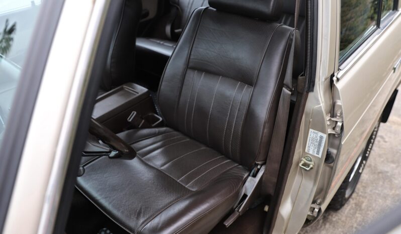 								1990 Toyota Land Cruiser FJ62 full									