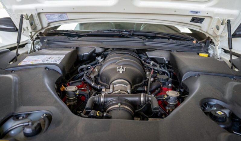 
								2012 Maserati GranTurismo MC full									