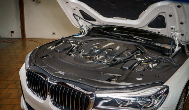 								2016 BMW 750i xDrive M Sport full									