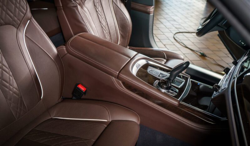 								2016 BMW 750i xDrive M Sport full									